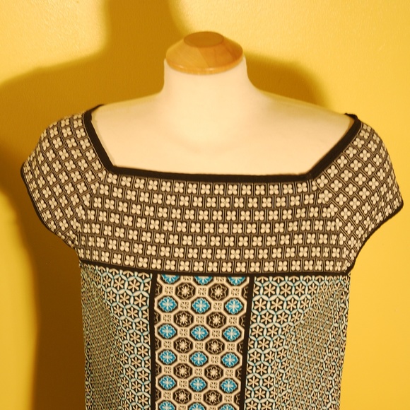 Simple Shift Geometric Dress - Picture 2 of 8